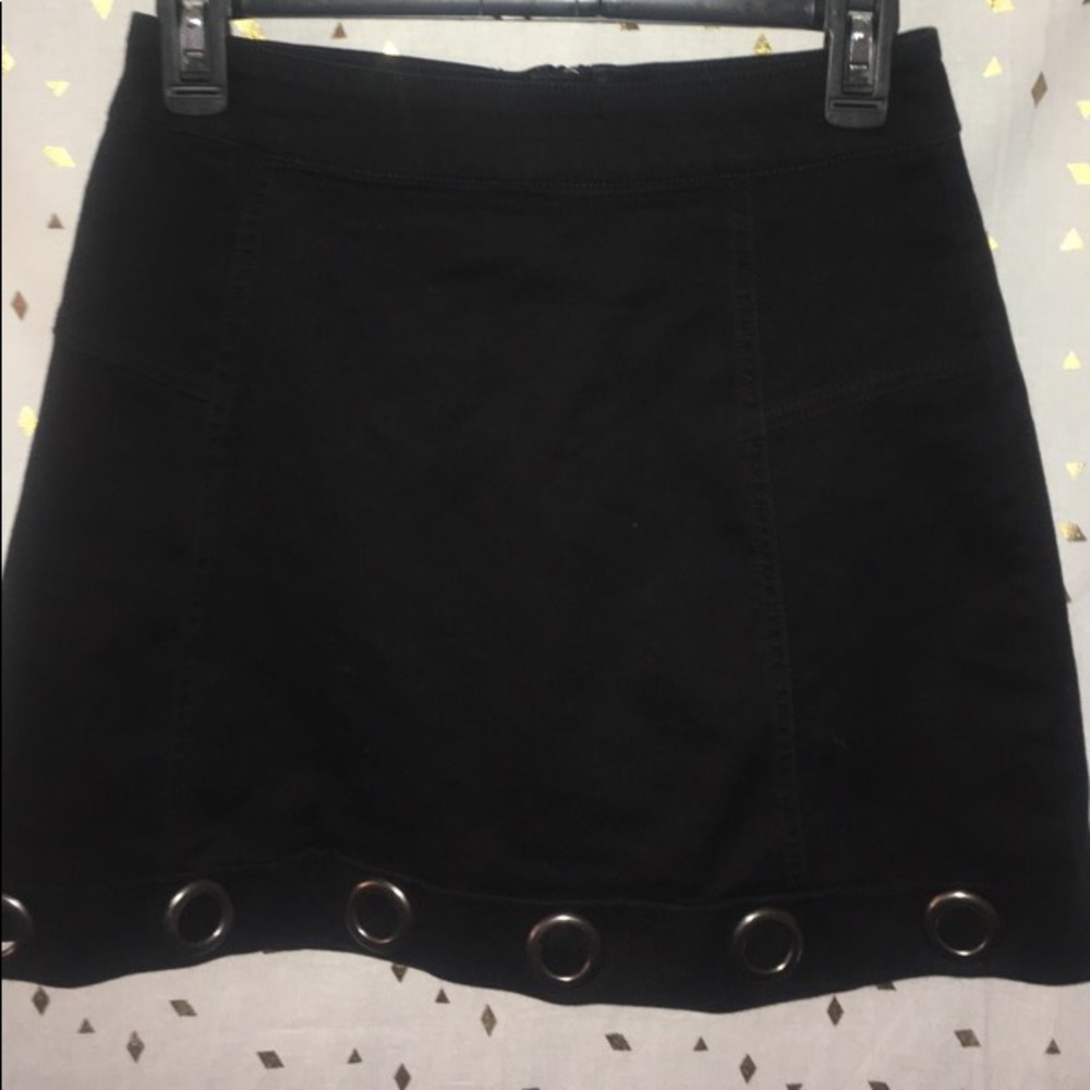 BLACK SKATER SKIRT